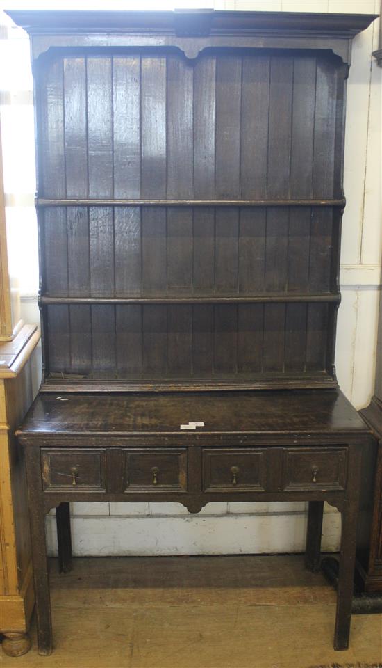 Small oak dresser